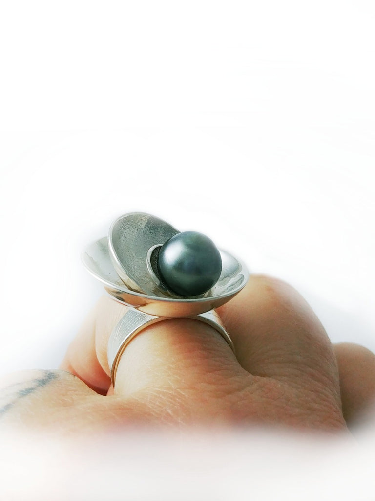 Bague en argent avec perle noire de Tahiti - Miraky Design