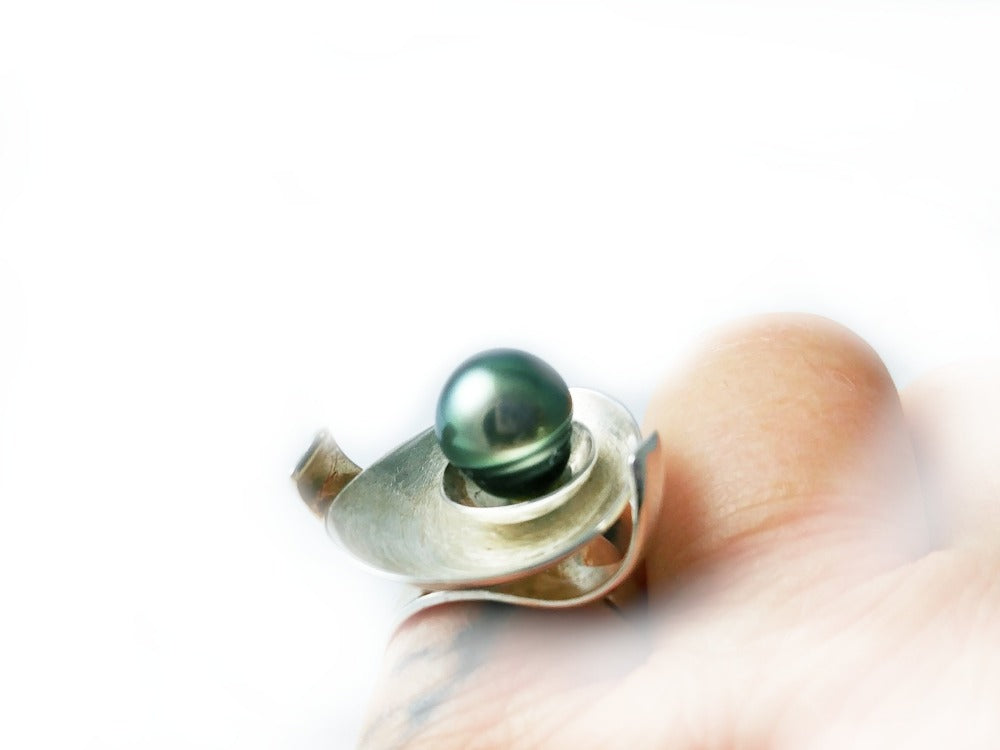 Tahitian black pearl silver ring